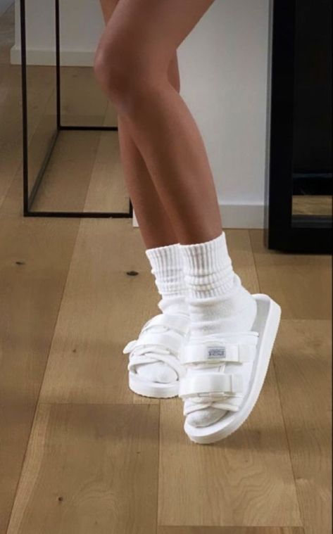 Mode Shoes, Dr Shoes, Foto Baby, Neue Outfits, Hype Shoes, Girly Shoes, Shoe Inspo, Aesthetic Shoes, Swag Shoes