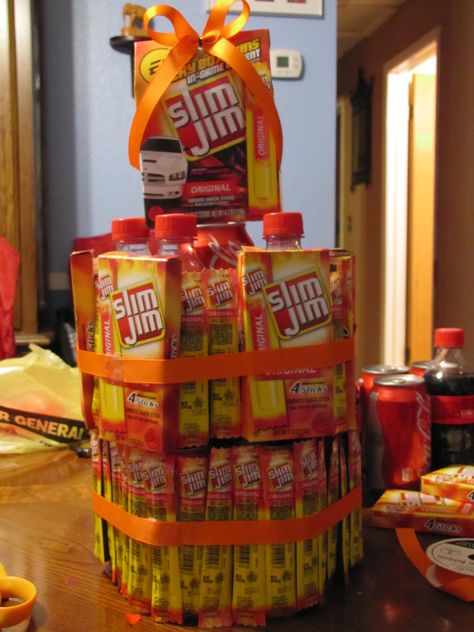 slim jim and coke-birthday cake Creative Gift Baskets, Auction Baskets, Slim Jim, Raffle Baskets, Slim Jims, Orange Party, School Treats, Bf Gifts, Birthday Gift Baskets