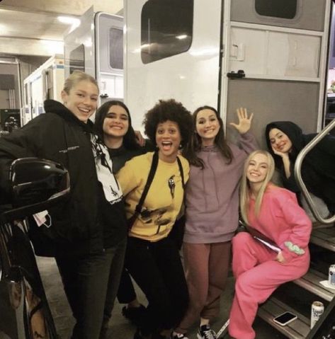 Euphoria Cast, Maude Apatow, Hunter Schafer, Barbie Ferreira, Alexa Demie, Sydney Sweeney, I Feel Good, On Set, Movies And Tv Shows