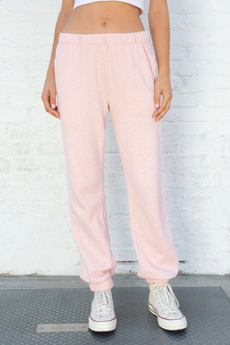 Sweatpants Brandy Melville, Rosa Sweatpants, Comfy Sweats, Brandy Melville Usa, Comfy Sets, Pink Sweatpants, Girls Fashion Clothes, Official Store, Brandy Melville