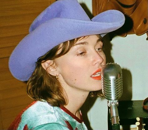 Zella Day (@zelladay) • Instagram photos and videos Downtown Girl Outfits, Zella Day, Texas Summer, Neon Moon, Artist Life, Downtown Girl, Cow Boy, Modern Women, The Dawn