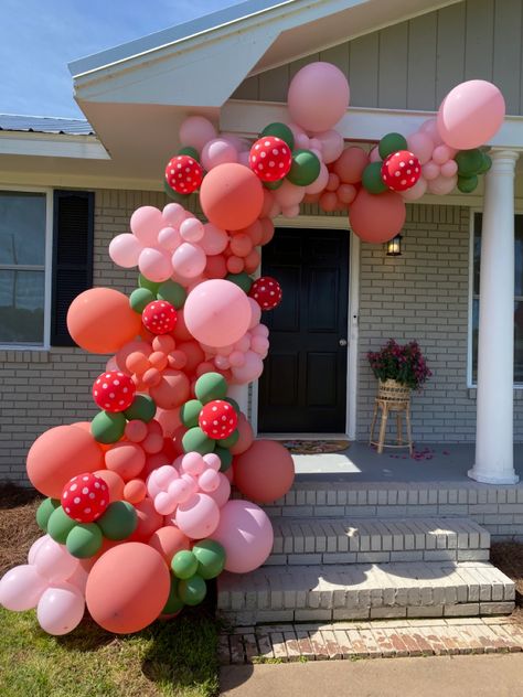 Strawberry Theme Balloons, Strawberry Themed Balloon Garland, Strawberry Shortcake Baby Shower Ideas Girl, Berry Sweet Table Decor, Berry First Balloon Garland, Berry 3rd Birthday, Very Berry Baby Shower Theme, A Berry Sweet Baby Is On The Way Decor, June Baby Shower Ideas Girl