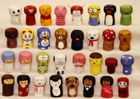 I Turn Champagne Corks Into Popular Characters | Bored Panda Champagne Corks Ideas, Painted Wine Corks, Cork Painting, Champagne Cork Crafts, Cork Crafts Christmas, Wine Cork Projects, Wine Cork Ornaments, Cork Crafts Diy, Wine Cork Diy