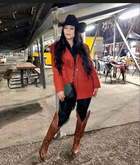 Long Boots Outfit, Outfit Vaqueros, Boho Chic Boots, Vaquera Outfits, Rodeo Style, Cowboy Outfit, Nashville Outfit, Outfit Vaquero, Stylish Outfits Casual