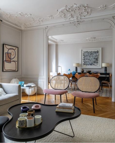 Parisian Interior, Chic Interior, Apartment Inspiration, Dream House Decor, Apartment Interior, Interior Inspo, Living Room Inspiration, Dream Home Design, Living Room Interior