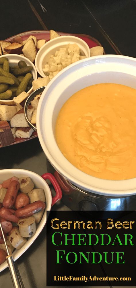 Christmas Fondue, Easy Fondue Recipes, Cheddar Fondue, Easy Fondue, Beer Cheese Fondue, Fondue Night, Fondue Recipes Cheese, Fondue Recipe, Fondue Party