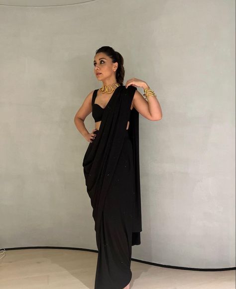 Saree New Collection, Amrita Puri, Black Saree Blouse, Trending Saree, Saree Black, Indian Bridesmaid Dresses, Simple Lehenga, Sarees For Girls, Saree Wearing Styles