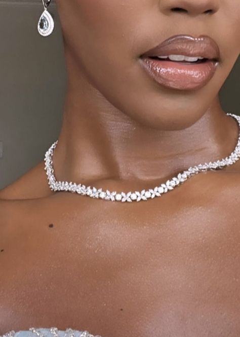 Silver Jewelry Aesthetic Black Women, Jewelry Black Women, Polaroid Inspiration, Black Hippy, Jewelry Product Shots, Makeup For Black Skin, Jewelry Black, Classy Jewelry, Jewelry Lookbook