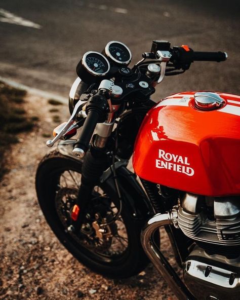 Classic 350 Royal Enfield, Royal Enfield Classic 350, Gt 650, Enfield Classic, Motorcycle Brands, Motorcycle Quotes, Old Motorcycles, Motorcycle Manufacturers, Royal Ballet