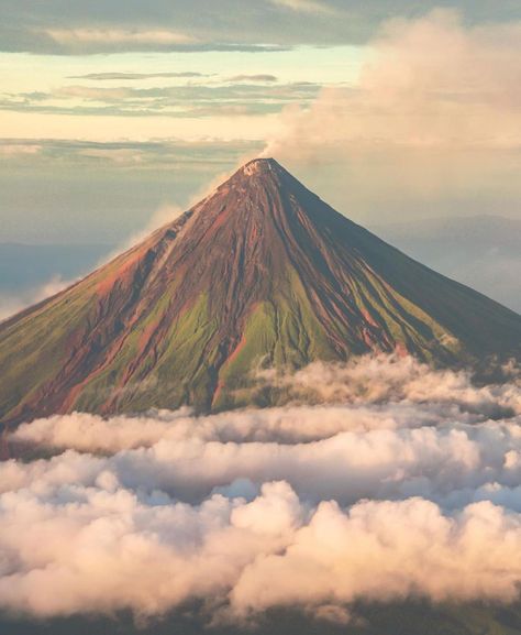 Active Volcanoes In The Philippines, Municipal Hall, Mayon Volcano, Asia Map, Active Volcano, The Pride, Travel List, The Philippines, Mount Rainier