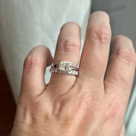 Thank you Laurie for the photo 😊 The “Ronda” is a 2ct DEW (diamond equivalent weight) Radiant cut stone with a half bezel set and the stone is horizontal! Shown on a size 7.5 finger and set in sterling silver, also available in 10k, 14k, and 18k gold. #bezelengagement #bezel #moissanite #ring #engagementring #ladybirdgems #moissaniteengagementring Half Bezel Setting, 5 Fingers, Half Bezel, Radiant Cut, Moissanite Ring, Vintage Jewellery, Moissanite Engagement Ring, Diamond Ring, 18k Gold