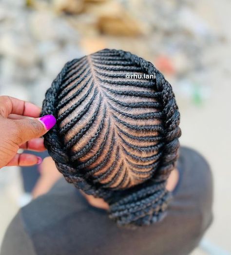 Caroline Mabunda on Instagram: "#conrows #darlingsouthafrica #conrowstyles #blackhair" Simple All Back Hairstyles, Plaiting Hairstyles, All Back Hairstyles, Labor Inducing, All Back Hairstyle, Two Cornrow Braids, African Braids Hairstyles Pictures, 2 Braids, Cornrow Braids