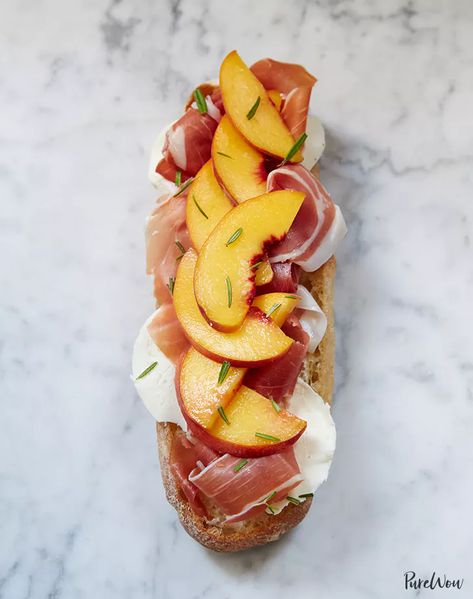 Cold Dinner Ideas, Peach Prosciutto, Prosciutto Sandwich, Protein Sandwich, Nectarine Recipes, Fresh Peach Recipes, Prosciutto Recipes, Mozzarella Sandwich, Cold Lunches