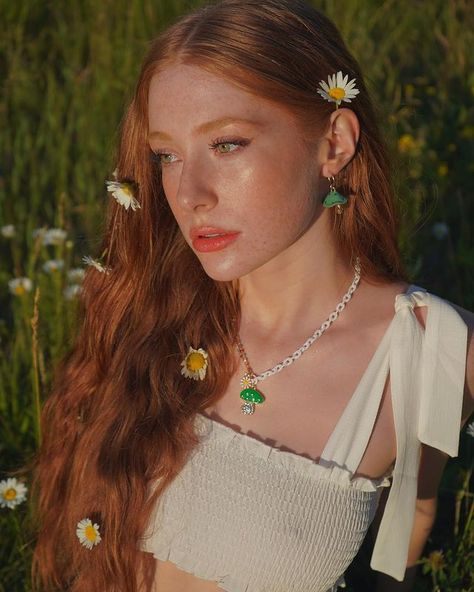 Madeline Ford (@madelineaford) • Instagram photos and videos Red Hair Women, Rose Weasley, Green Eyed Monster, Red Hair Woman, Red Rain, Book Edits, Summer Campaign, Spring Girl, Danielle Rose Russell