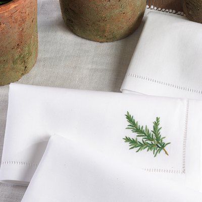 Painted Napkins, Herb Embroidery, Embroidery Napkins, Creative Room, Embroidered Napkins, Pola Sulam, Embroidery Monogram, 자수 디자인, Table Linen