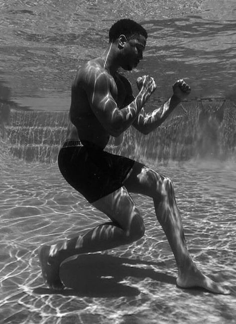 Michael B. Jordan recreates iconic Muhammad Ali's underwater training shoot. Ali Boxing, Michael Bakari Jordan, Creed Movie, Muhammad Ali Boxing, Boxing Posters, Michael B Jordan, Live Forever, The Goat, Mike Tyson