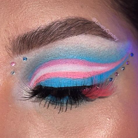 Pride Month Eye Makeup, Pride Ally Makeup, Trans Flag Makeup Looks, Trans Pride Makeup Ideas, Trans Flag Eye Makeup, Makeup Ideas Pride, Trans Makeup Looks, Pride Makeup Nonbinary, Pride Makeup Trans