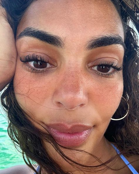 Sandra Shehab, Eyebrows Goals, Vogue Beauty, Bare Face, Models Makeup, Instagram Pose, Girly Jewelry, Beauty Inspiration, Beauty Secrets