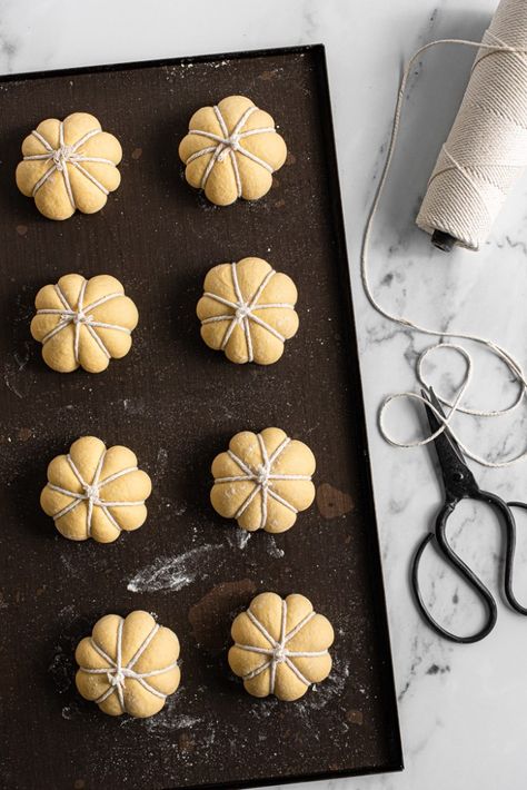 Pumpkin Shaped Sourdough Rolls, Mini Pumpkin Sourdough, Pumpkin Sourdough Boule, Sourdough Bread Pumpkin, Mini Sourdough Pumpkin Loaves, Sourdough Scoring Before And After, Pumpkin Sourdough Rolls, Pumpkin Sourdough Bread Recipe, Halloween Sourdough Recipes