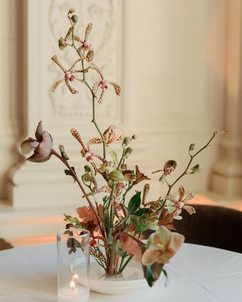 Elegant and understated, this Flood Mansion wedding designed by @downeystreetevents is feast for the eyes- and you can see every alluring… | Instagram Masculine And Feminine, Mansion Wedding, Table Flowers, Centre Pieces, Centerpiece Decorations, Public Relations, Threading, Paper Goods, Wedding Centerpieces