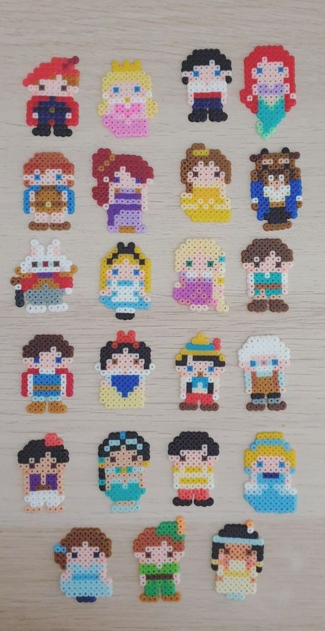 Perler Bead Night Light, Disney Hamma Beads Ideas, Disney Character Perler Beads, Elmo Perler Bead Pattern, Disney Princess Hama Beads, Perler Bead Collection, Standing Perler Bead Patterns, Perler Bead Mermaid, Perler Bead Art Disney