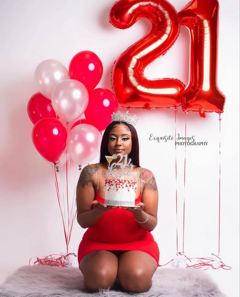 Birthday Photoshop Ideas, Birthday Props, Photoshop Ideas, 21st Birthday Photoshoot, Photoshoot Themes, 20th Birthday, 25th Birthday, Birthday Photoshoot, Image Photography