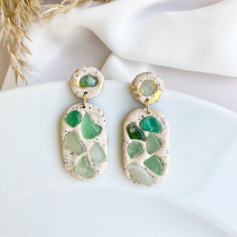 Green natural gemstone earrings with granite polymer clay Baking Polymer Clay, Clay Design, Earrings Green, Mediterranean Style, Etsy Earrings Dangle, Earrings Boho, Style Earrings, Green Stone, Green Aventurine