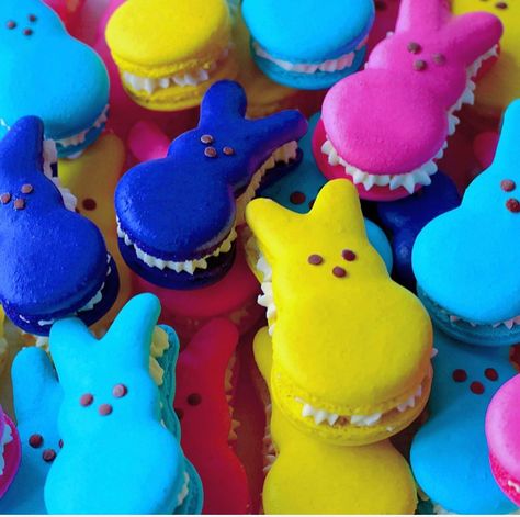 Peep Macarons, Bunny Macarons, Marshmallow Buttercream, Dessert Board, Saint Patties, Fancy Cookies, Easter Dessert, Hoppy Easter, Cute Desserts