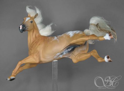 Horse Figures, Horse Poses, Jesus Art Drawing, Horse Braiding, Horse Custom, Horse Model, Bryer Horses, Breyer Horse, Horse Sketch