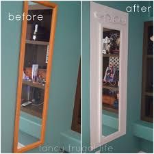 Mirror Upgrade Diy, Spiegel Diy, Mirror Upgrade, Cheap Mirrors, Plain Mirror, Frame Flowers, Mirror Makeover, Mirror Ideas, Length Mirror