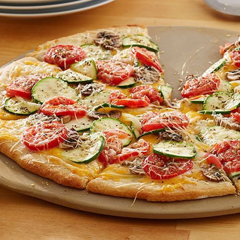 Three-Cheese Garden Pizza - The Pampered Chef® Top Appetizers, Garden Pizza, Cheese Crust Pizza, Pampered Chef Recipes, The Pampered Chef, Three Cheese, Chef Recipes, How To Make Cheese, Kitchen Products