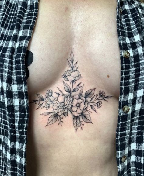 Floral Tattoo Sternum, Sternum Tattoo Large Bust, Tattoo Ideas Female Thigh Unique, Big Sternum Tattoo, Sternum Flower Tattoo, Chest Tattoo Flowers, Side Stomach Tattoos, Lower Stomach Tattoos, Stomach Tattoos Women