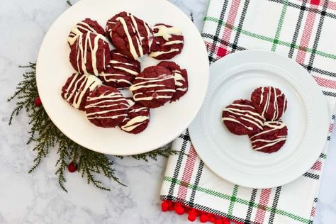 These keto red velvet cookies make it possible for red velvet to go keto! That's right, you can enjoy keto red velvet keto cookies and stay keto with these delicious low-carb red velvet cookies. Keto cookies| low carb cookies| keto red velvet cookies| low carb red velvet cookies Red Velvet Keto, Powdered Sugar Substitute, Red Velvet Flavor, Red Velvet Recipes, Velvet Cookies, Red Velvet Cookies, Baking Items, Low Carb Cookies, Red Food Coloring