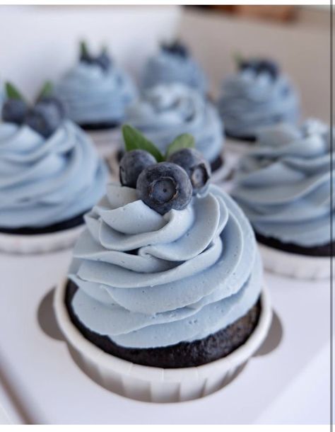 Cupcake Decorating Tips, Blue Desserts, Cupcake Cake Designs, Beautiful Cupcakes, Pretty Dessert, Cupcake Designs, Cupcake Cake, Fun Baking Recipes, Cute Desserts