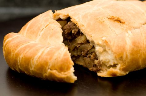 This Michigan favorite is an old-fashioned miner's pot-pie made with beef, vegetables, herbs and spices -- perfect for a cold winter's night! Yooper Pasty, Pasty Recipe Michigan, Cornish Pastry, Pasty Recipe, Michigan Food, Pasties Recipes, Cornish Pasties, Ground Sirloin, Tasty Kitchen