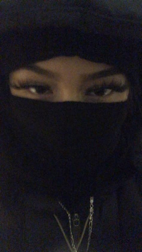 Black Mask Aesthetic, Hood Girls, Mask Aesthetic, Mask Pictures, Gangster Girl, Ski Girl, Mask Girl, Face Pictures, Ski Mask