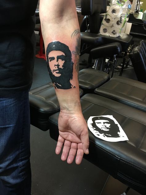 Che Guevara Communist Tattoos, Che Guevara Tattoo Design, Che Guevara Wallpapers, Che Guevara Tattoo, Fidel Castro Tattoo, Che Guevara Icon, Che Guevara Sticker, Fidel Castro Che Guevara, Che Guevara Art