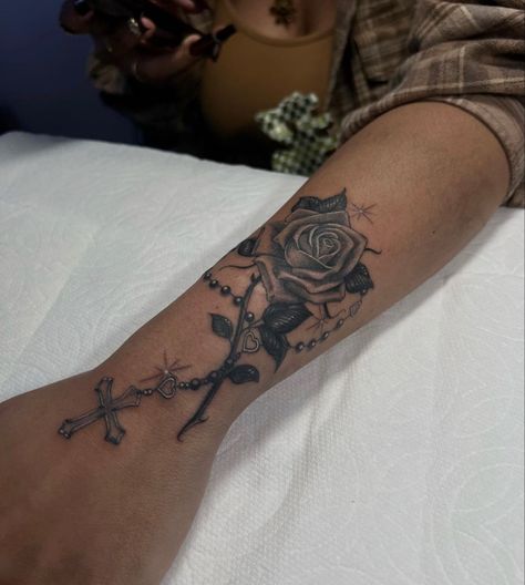 Rose With Rosary Tattoo Design, Rosary Tattoo Wrist, Animal Tattoos For Women, Wolf Dreamcatcher, Mandala Hand Tattoos, Tattoos Inspo, Ear Tattoo Ideas, Cross Tattoos For Women, Goth Tattoo