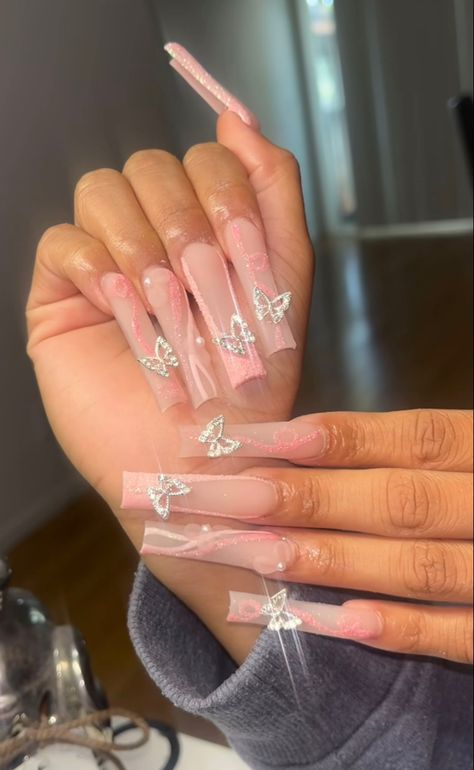 Butterfly Charm Nails, Different Length Nails, Pink Butterfly Nails, Nails Before Males, Claws Nails, Charm Nails, Length Nails, Butterfly Nails, Pink Ombre Nails