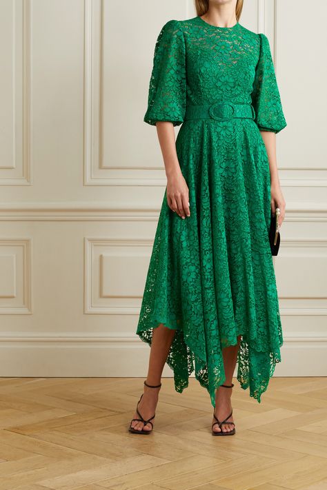 Lace Wedding Guest Outfit, Net A Porter Green, Wedding Attendee Dress, Green Tulle Dress, Evening Wedding Guest Dresses, Festival Mode, Green Tulle, Designer Maxi Dress, Corded Lace