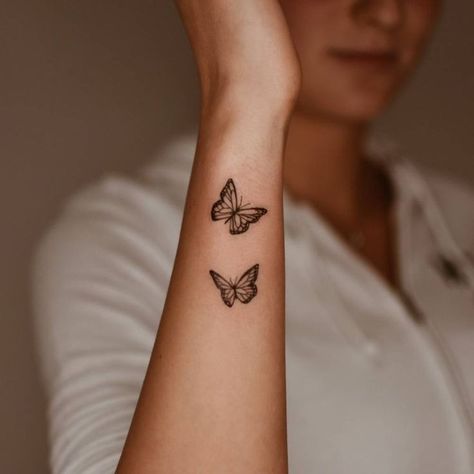 Simple Butterfly Tattoo, Butterfly Tattoos On Arm, Butterfly Hand Tattoo, Butterfly Wrist Tattoo, Butterfly Tattoo Meaning, Small Butterfly Tattoo, Butterfly Tattoos For Women, Cute Small Tattoos, Butterfly Tattoo Designs