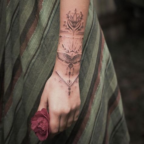 Tattoo Main, Night Blooming Cereus, Bohemian Tattoo, Mandala Hand Tattoos, Tattoo 2024, Floral Thigh Tattoos, Saved Tattoo, Boho Tattoos, Magic Tattoo