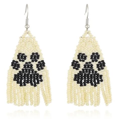 Paw Print Seed Bead Earrings, Beaded Fish Earrings, Halloween Earrings Beaded, Hannah Ideas, Halloween Beaded Jewelry, Black Paw Print, Seed Bead Jewelry Patterns, Earrings Patterns, Paw Print Design