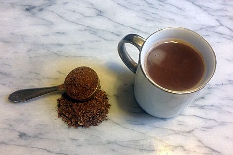 Brewed Cacao: Your New Afternoon Pick-Me-Up? How To Brew Cacao, Brewed Cacao, Benefits Of Chocolate, Chocolate Benefits, Cacao Recipes, Special Drinks, Coffee Center, Stone Soup, Food Medicine