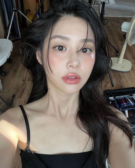 Makeup Ala Korea, Makeup Asia, Asian Makeup Looks, Grp Port, Soft Makeup Looks, Korean Eye Makeup, Dewy Makeup, Ethereal Makeup, Cute Makeup Looks