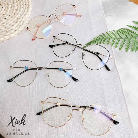 Circular Glasses Aesthetic, Circular Glasses, Aesthetic Glasses, Cute Glasses Frames, Glasses Aesthetic, Glasses Style, Girly Aesthetic, Cute Glasses, Girl With Sunglasses