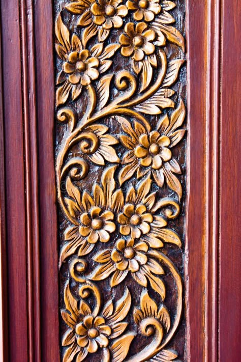 Wood Carving Of Flowers And Leaves Stock Image - Image of petal, brown: 16939231 Unique Wood Carving, Wood Carving Furniture, Wood Carving Tools Knives, Hand Carved Teak, Dremel Wood Carving, Furniture Design Wooden, Wood Carving Designs, Flower Carving, Wood Carving Patterns