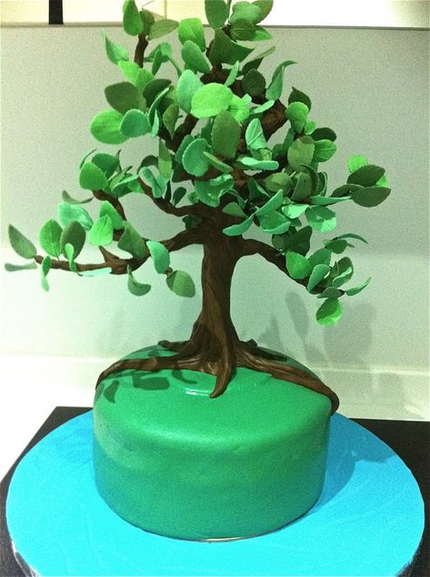 Tall Tree Tutorial - by Joyliciouscakes @ CakesDecor.com - cake decorating website Fondant Tree, Family Tree Cakes, Gumpaste Tutorials, Fondant Figurines, Easy Minecraft Cake, Cakes Fondant, Fondant Flower Cake, Fondant Figures Tutorial, Tree Tutorial