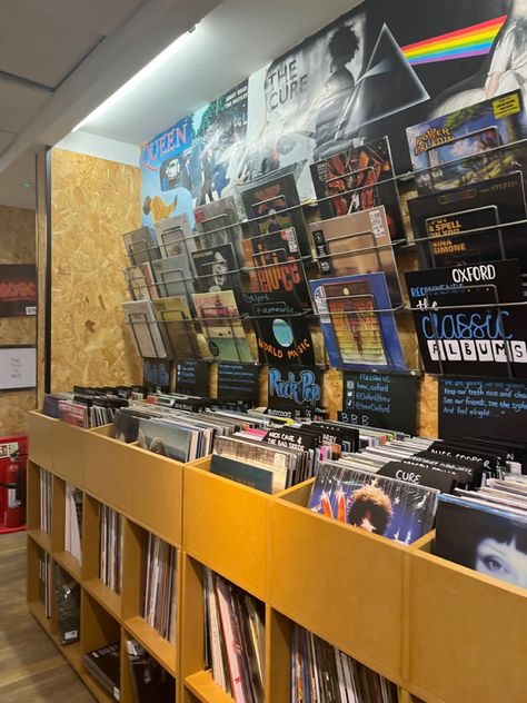 #music #recordstore #london Record Store Aesthetic, Store Aesthetic, Cd Aesthetic, Hi Fi Audio, Life In London, Vinyl Aesthetic, Life On Film, Downtown Girl Aesthetic, Tower Records