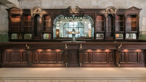 Eberly’s Stunning Historic Bar, From Cedar Tavern, New York Gentleman’s Bar, Bar In House Ideas, Backbar Ideas, Victorian Basement, Colonial Bar, New Classic Interior Design, Gothic Bar, Victorian Bar, Brewery Bar